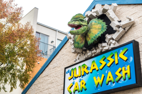 The Jurassic Park-Themed Car Wash In Texas That's Fun For The Whole Family