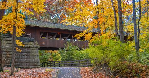 9 Beautiful Covered Bridges Near Cleveland That Remind Us Of A Simpler Time