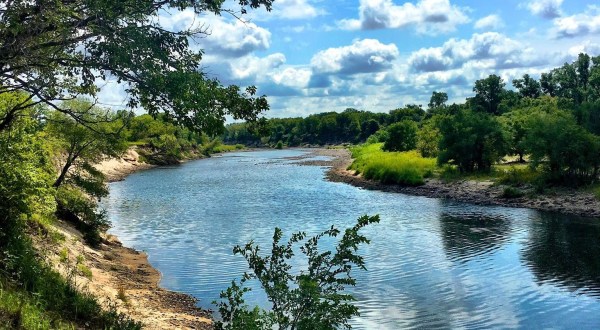 This Kansas River Walk Trail Offers The Relaxing, Scenic Experience You Need