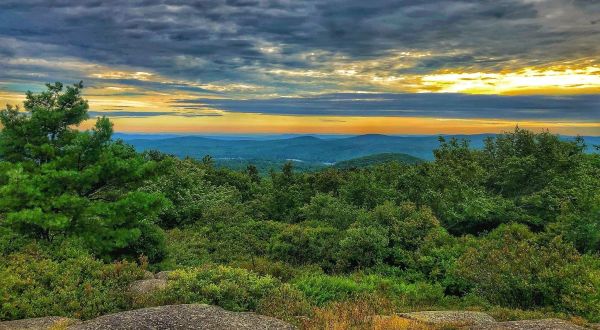 10 Beautiful And Scenic Trails In New Hampshire That Are Perfect For Beginners