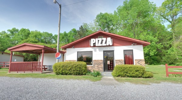This Alabama Pizza Joint In The Middle Of Nowhere Is One Of The Best In The U.S.