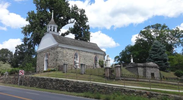 The Oldest Church In New York Dates Back To The 1600s And You Need To See It