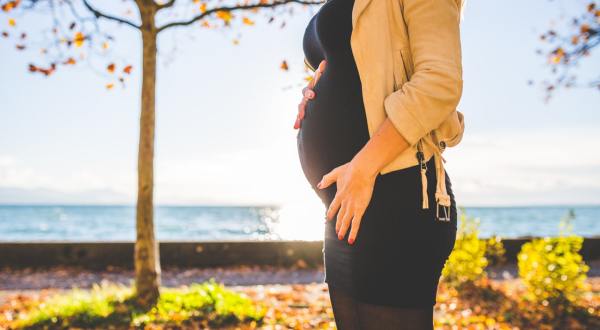 Here Are 5 Travel Tips That All Pregnant Women Should Know