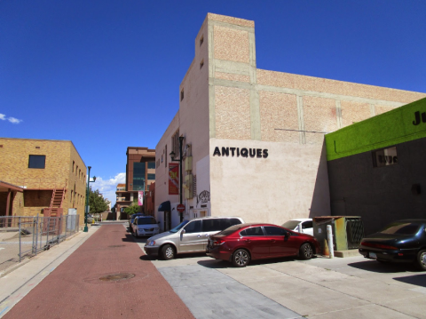 You’ll Find Hundreds Of Treasures At This 2-Story Antique Shop In Arizona