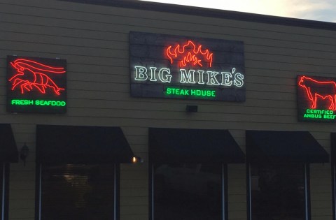 This Tasty Alabama Restaurant Is Home To The Biggest Steak We've Ever Seen