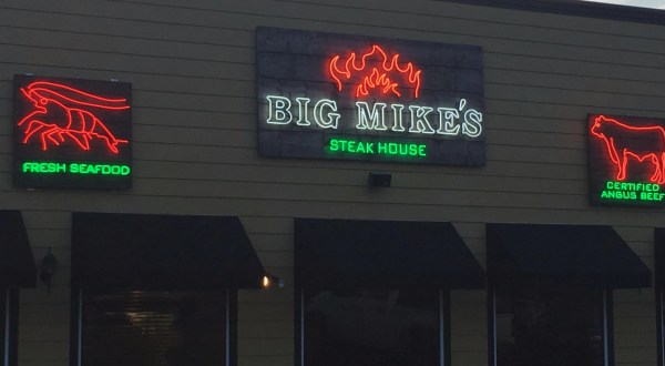 This Tasty Alabama Restaurant Is Home To The Biggest Steak We’ve Ever Seen