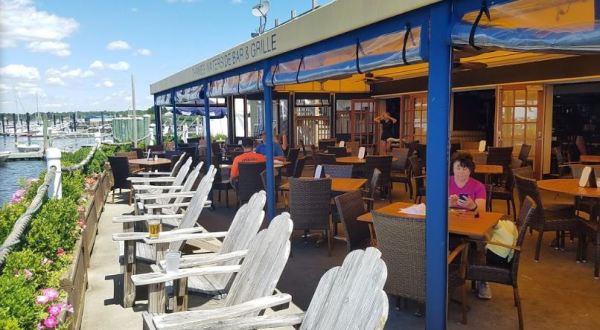 The One Rhode Island Town That Can’t Be Beat For Waterfront Dining