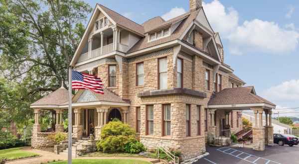 This Grand 1889 Mansion Inn In Tennessee Will Make You Feel Like Royalty