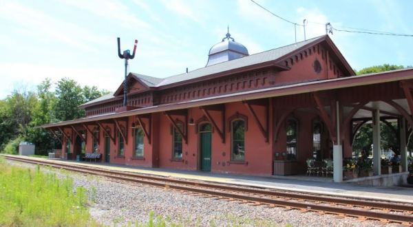There’s Only One Remaining Train Station Like This In All Of Vermont And It’s Magnificent