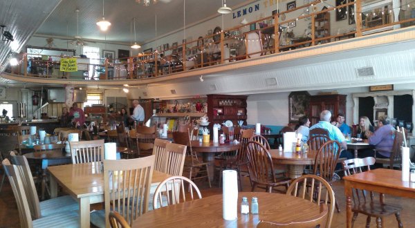 The Country Diner In Mississippi Where You’ll Find All Sorts Of Authentic Eats