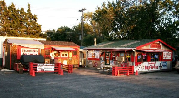 This Ramshackle BBQ Shack Hiding In Missouri Serves The Best BBQ Around