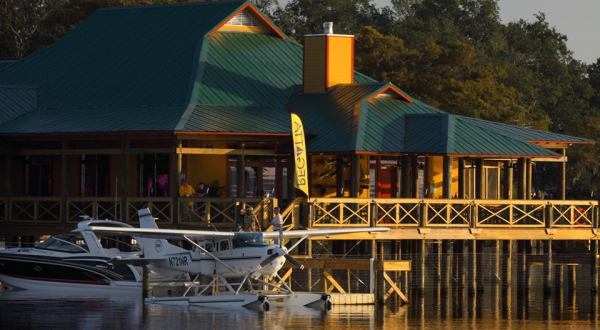 You Can Pull Your Boat Right Up To This Lakeview Restaurant In Louisiana