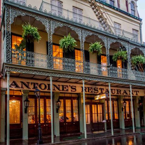 Each One Of The 14 Dining Rooms In This Historic New Orleans Restaurant Has A Fascinating Story
