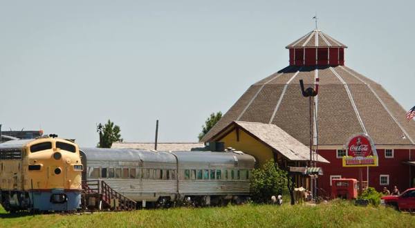 This Historic South Dakota Train Car Is Now A Beautiful Restaurant Right On The Tracks