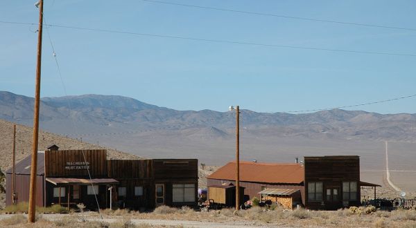 The Spooky (Almost) Ghost Town In Nevada With Fewer Than 10 Residents