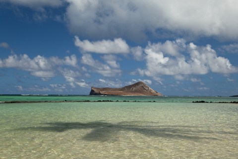 The Tiny Offshore Island In Hawaii That Is As Fascinating As It Is Beautiful