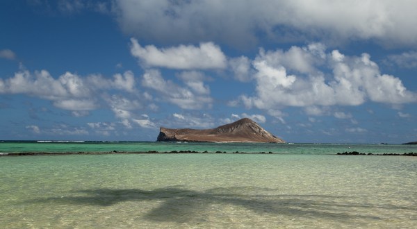 The Tiny Offshore Island In Hawaii That Is As Fascinating As It Is Beautiful