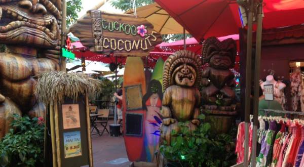 The Classic Outdoor Tiki Bar In Hawaii That Will Enchant You Beyond Words