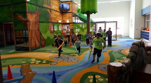 The Treehouse-Themed Indoor Playground In Connecticut That’s Insanely Fun