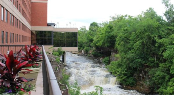 A Breathtaking Waterfall Restaurant In Ohio, Beau’s On The River Serves Food That’s As Good As The View