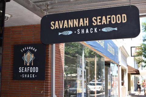 The Informal Seafood Shack In Georgia Serves Up A Low Country Boil Like No Other