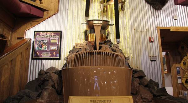 The World’s Largest Chocolate Waterfall Is Here In Alaska And It’s Beyond Amazing