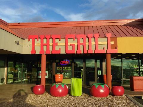 All The Locals Go To This Amazing Burger Joint In New Mexico And It's Easy To See Why