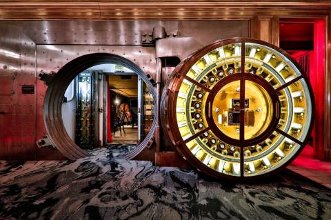 This Century-Old Bank Vault In Ohio Is Now An Amazing Place To Eat And Drink