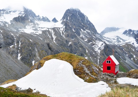Escape To Any Of These Cozy Cabins In Alaska For A Wonderful Winter Getaway