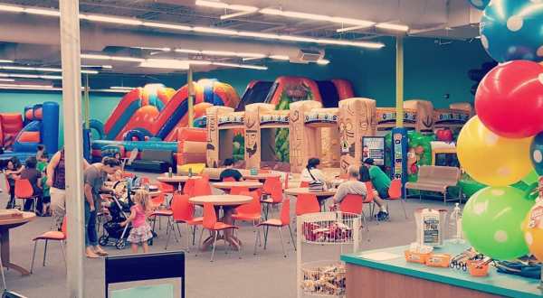 The Tropical-Themed Indoor Playground In Massachusetts That’s Insanely Fun