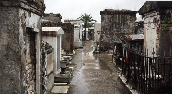 The Above Ground Cemetery In New Orleans That’s Equal Parts Creepy And Fascinating