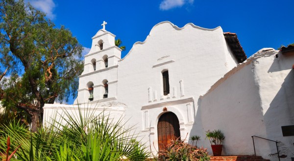 The Oldest Church In Southern California Dates Back To The 1700s And You Need To See It