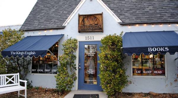 This Charming Cottage In Utah Is Actually A Bookstore And We Can’t Get Enough