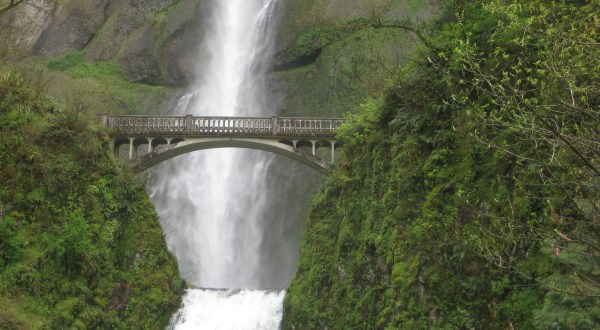 The Legend Surrounding This Famous Oregon Waterfall Is Truly Heartbreaking