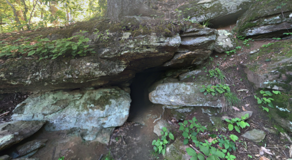 Hike To This Unique Mountaintop Cave In North Carolina For An Adventure Like No Other