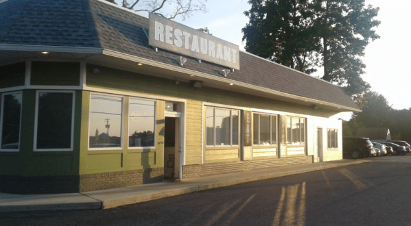 Skipping Dessert At This Famous Delaware Restaurant Should Be A Criminal Offense