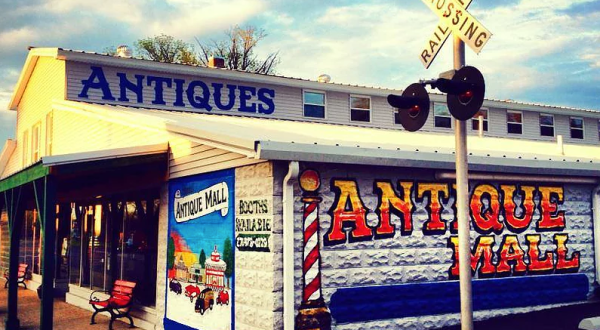 This Itty Bitty Kentucky City Is Actually The Best Antiquing Town In The Country