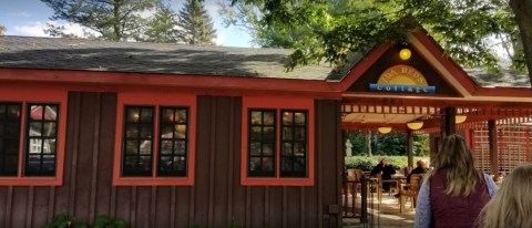 The Cute Cottage Restaurant In Michigan Where You'll Feel Right At Home