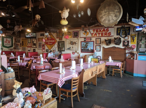 The Pig-Themed Restaurant In Minnesota That Will Make You Squeal With Delight
