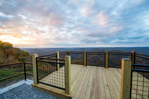7 Spectacular Scenic Overlooks In Kentucky That Are Just A Few Steps From Your Car