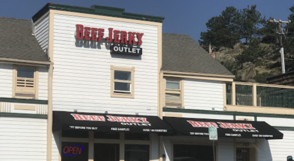 The Beef Jerky Outlet In Colorado Where You’ll Find More Than 200 Tasty Varieties