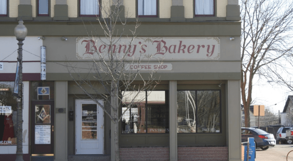 The Hometown Pretzel Bakery In Michigan Where You’ll Find Hand-Twisted Deliciousness