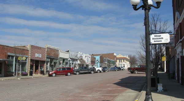 This Itty Bitty Iowa City Is Actually One Of The Best Antiquing Towns In The Country