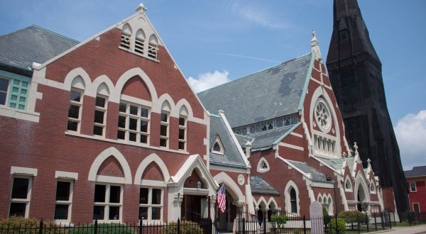 This Restaurant In Massachusetts Used To Be A Church And You’ll Want To Visit