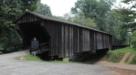 8 Undeniable Reasons To Visit The Oldest And Longest Covered Bridge In Georgia