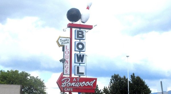 You’ll Go Right Back To The 1950s At This Classic Utah Bowling Alley
