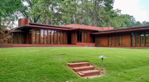 This Is Alabama’s Most Famous Home And You’ve Got To See It