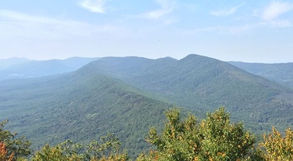 This Gorgeous Virginia Hike Features A Mountaintop Lookout Tower And It’s Simply Majestic