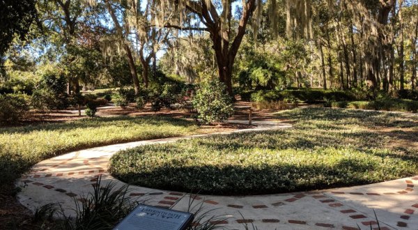 This Magical Hike Through The Woods In Florida Will Lead You To Your Very Own Labyrinth