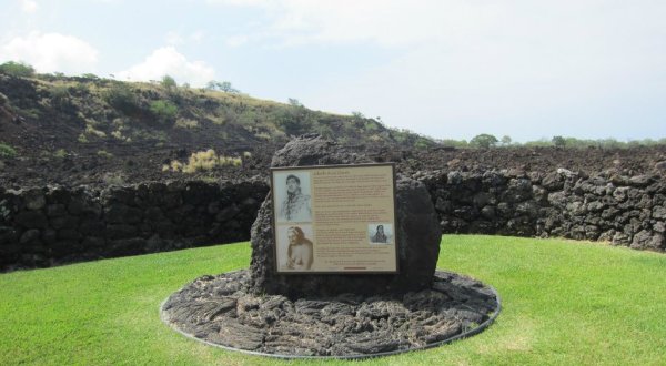 You Won’t Want To Visit This Notorious Hawaii Burial Ground Alone Or After Dark